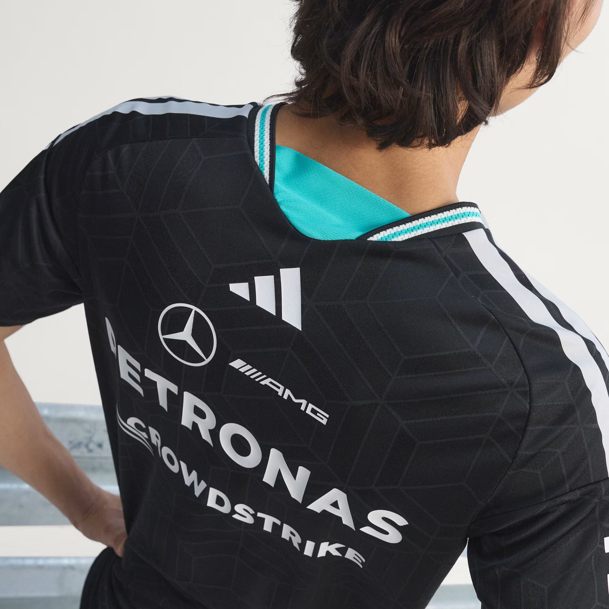 CAMISETA MERCEDES AMG-PETRONAS 2026 - BLACK VERSION